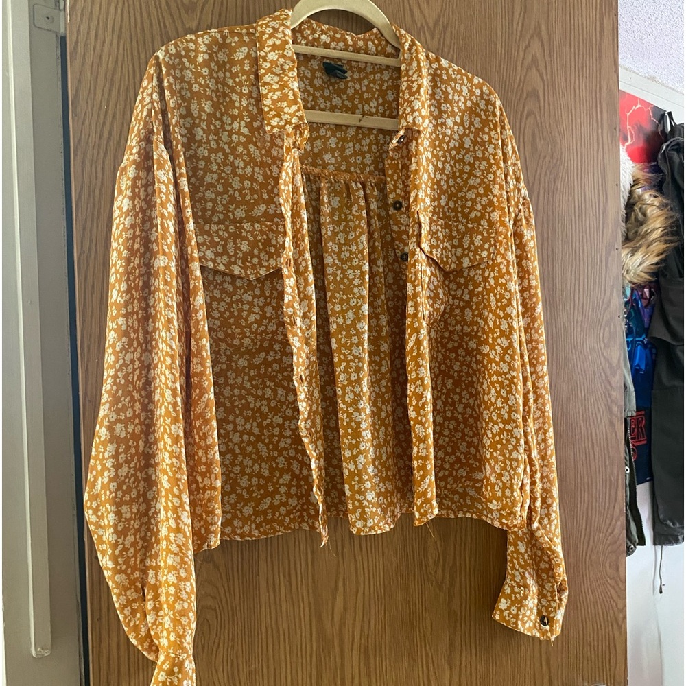 Button down shirt - Picture 2 of 5